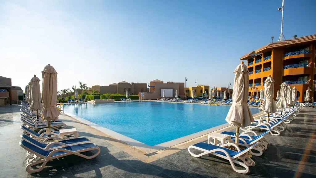 الفندق كانكون بيتش ريزورت - العين السخنة